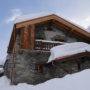 1692 Chalet